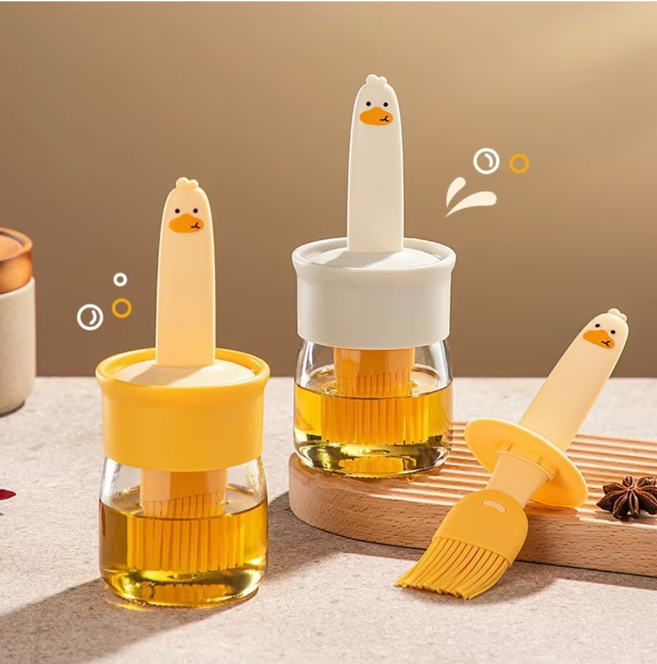 2-in-1 Duck Oil Dispenser With Silicone Brush