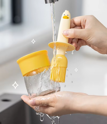 2-in-1 Duck Oil Dispenser With Silicone Brush